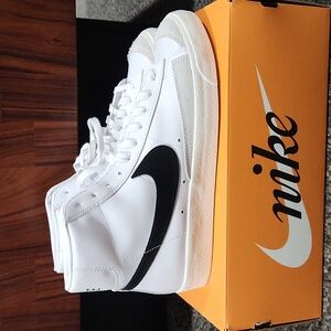 Nike blazer mid vintage 77 size 12